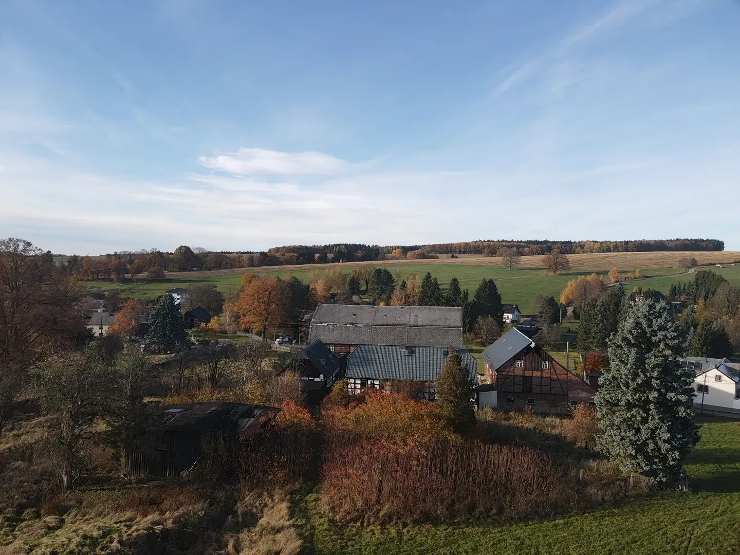 Idyllisch 4-zijdig landgoed op perceel van 3.451 m² in Heinsdorfergrund - Duitsland