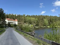 Idyllisch 4-zijdig landgoed met mogelijkheden tot B&B op perceel van 3.451 m² in Heinsdorfergrund - Duitsland