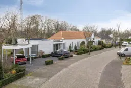 Vlijmen, Zijlstralaan 6 en 8