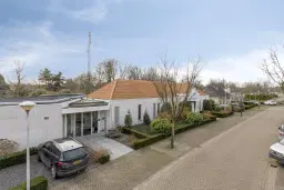 Vlijmen, Zijlstralaan 6 en 8