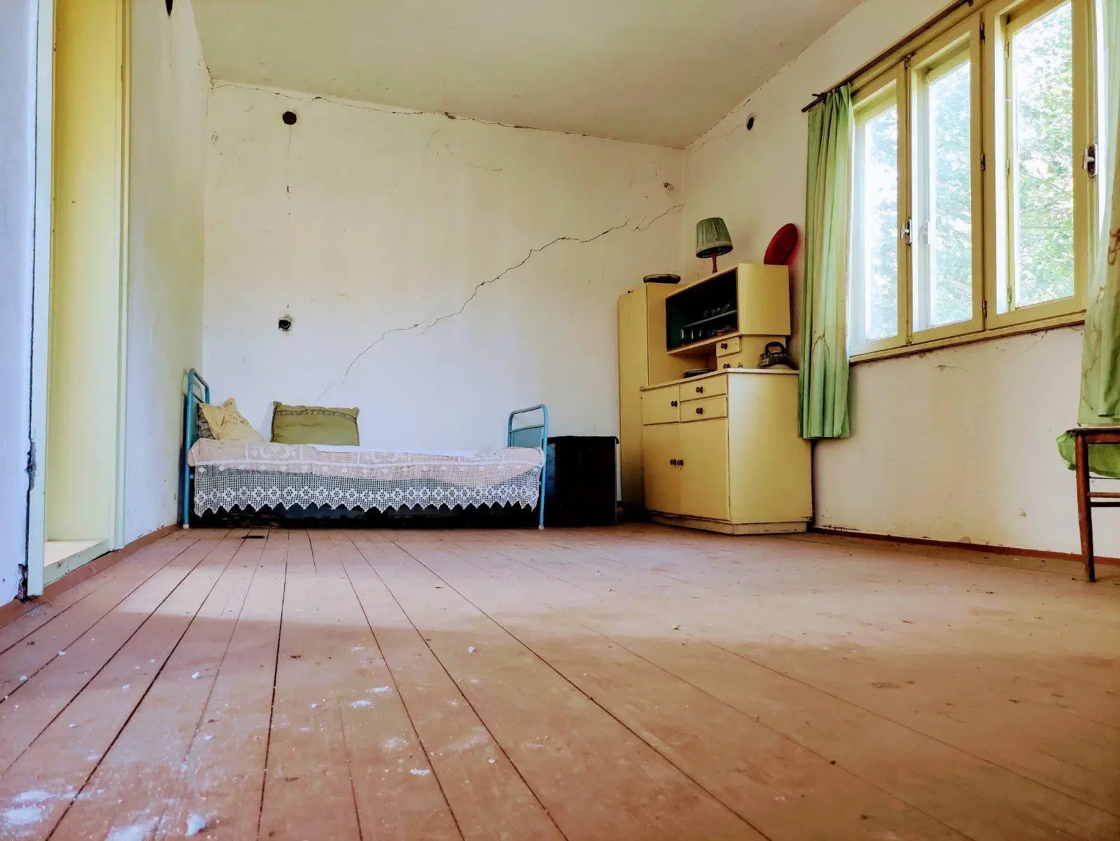 Eigendom 2 huizen aan de rivier, bijgebouw en 1.100 m² grond in Podgore, Vidin - Bulgarije