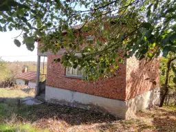 Eigendom 2 huizen aan de rivier, bijgebouw en 1.100 m² grond in Podgore, Vidin - Bulgarije