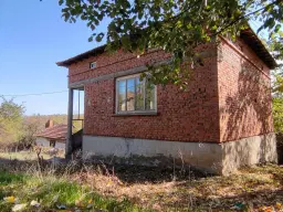 Eigendom 2 huizen aan de rivier, bijgebouw en 1.100 m² grond in Podgore, Vidin - Bulgarije