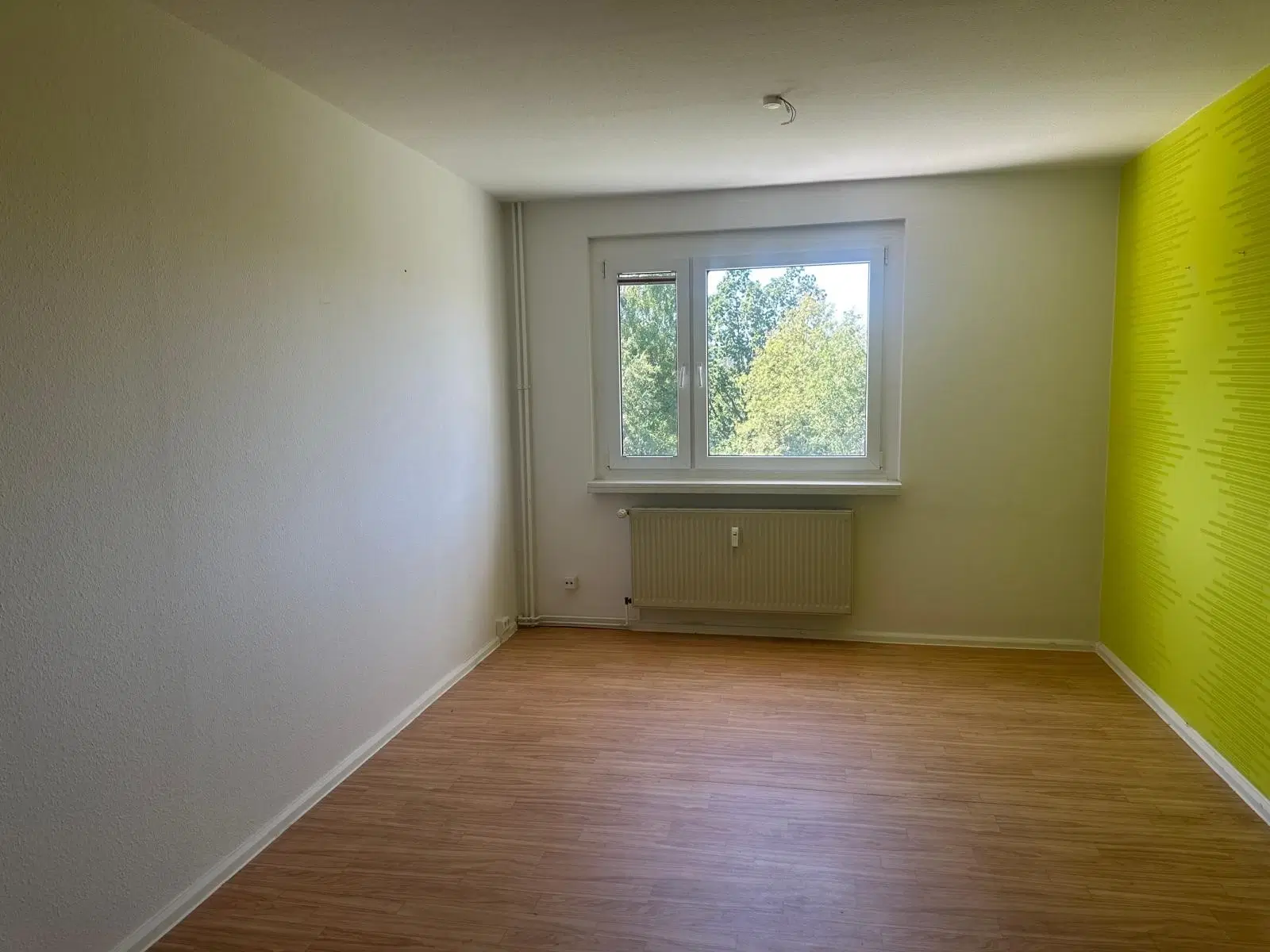 12 appartementen, perceel 4.804 m² in Markneukirchen - Duitsland (huursom € 49.280,=)