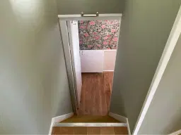 Moderne Woonboot / Woonark te Heeg