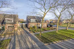 Koarnjum, Skeltedyk 8