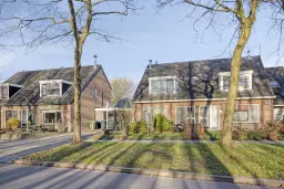 Koarnjum, Skeltedyk 8