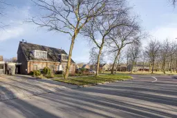 Koarnjum, Skeltedyk 8