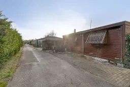 Maurik, Rijnbandijk 111 81