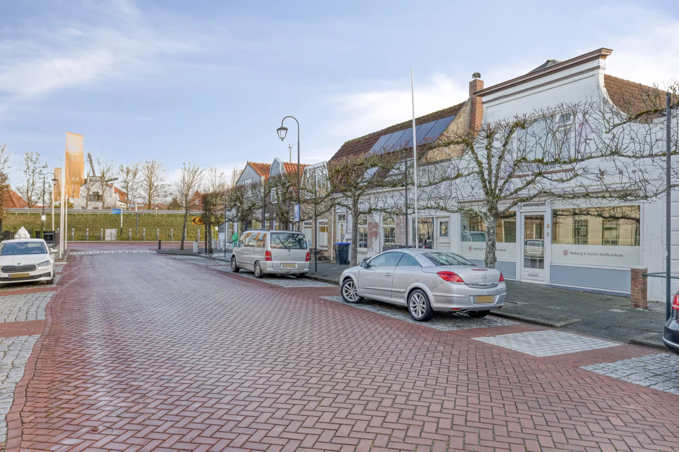Stellendam, Voorstraat 9 en Mr. Iman Caustraat 6 