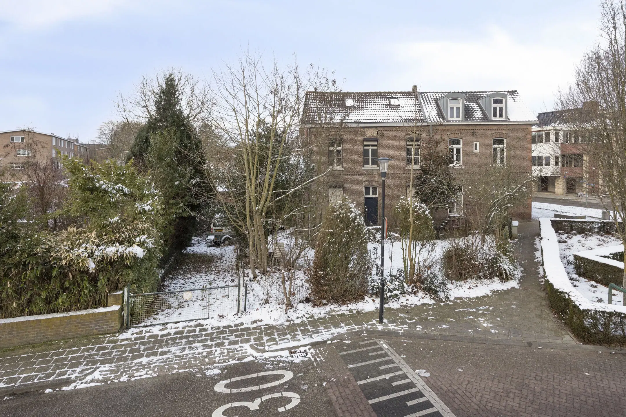 Simpelveld, Dr. Poelsplein 18