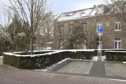 Simpelveld, Dr. Poelsplein 18