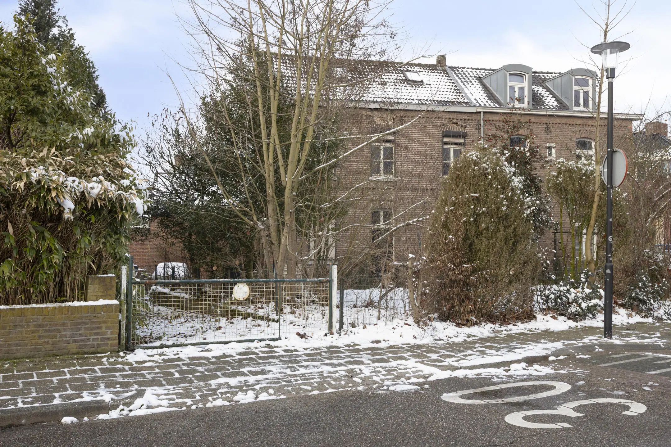 Simpelveld, Dr. Poelsplein 18