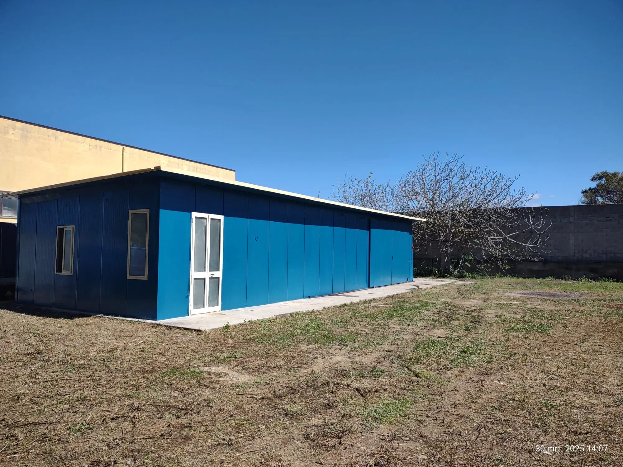 Wegens beëindiging werkzaamheden 1.000 m² industrieel terrein in het havengebied van Porto Torres - Italië