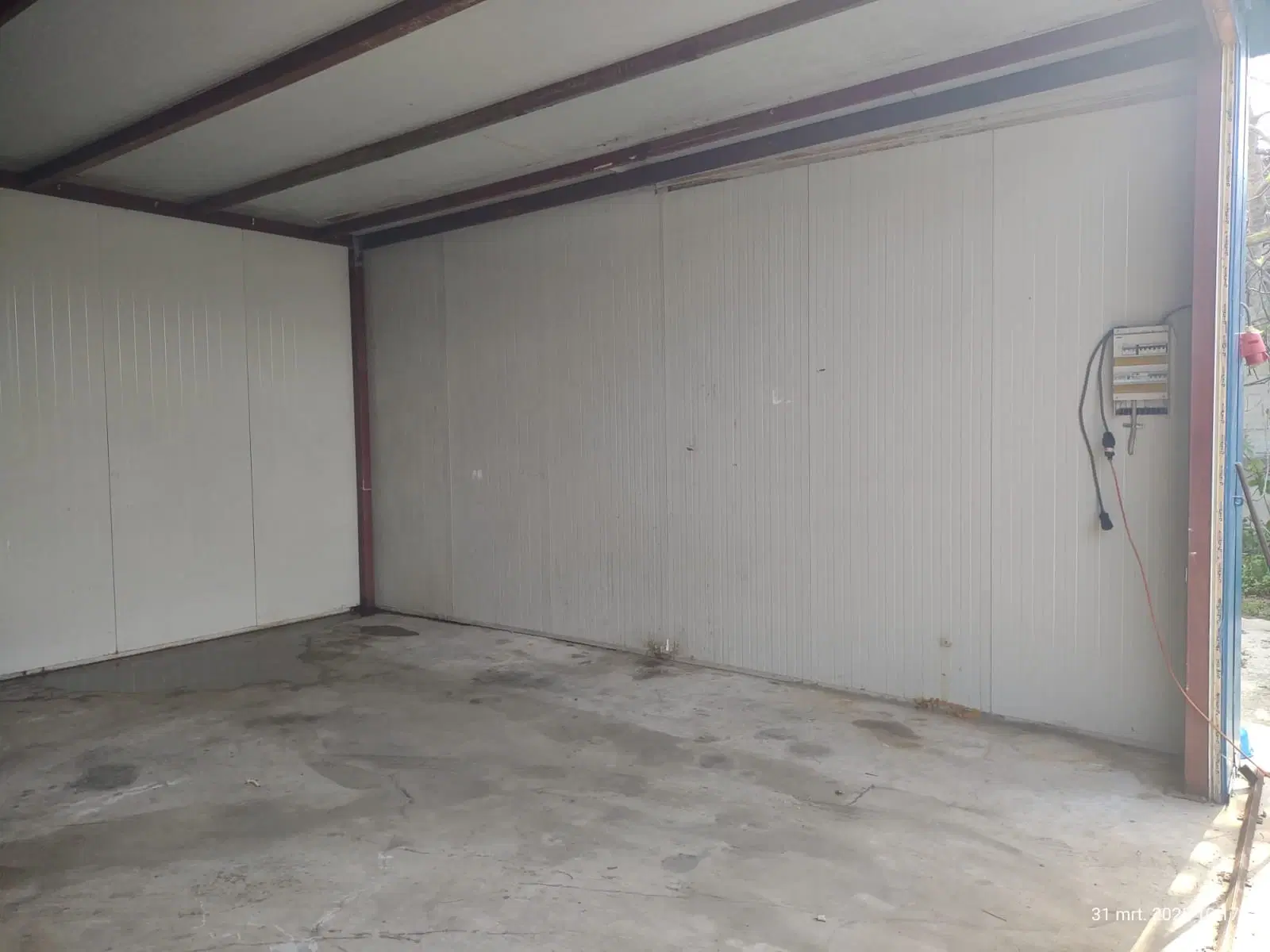 Wegens beëindiging werkzaamheden 1.000 m² industrieel terrein in het havengebied van Porto Torres - Italië