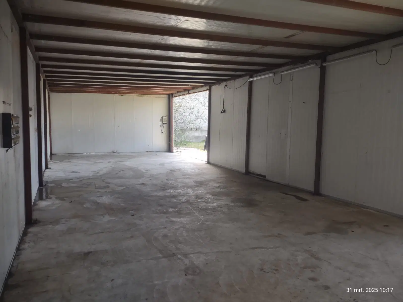 Wegens beëindiging werkzaamheden 1.000 m² industrieel terrein in het havengebied van Porto Torres - Italië