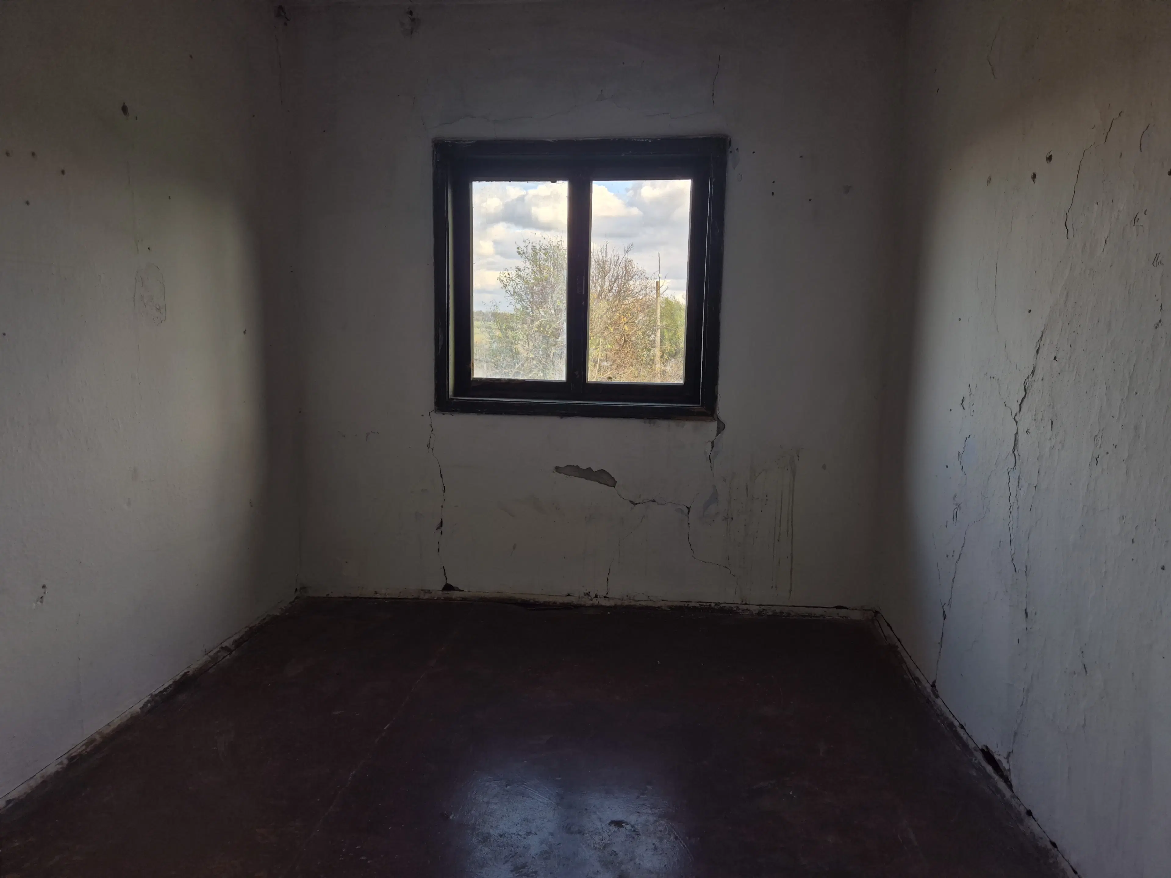 Huis en bijgebouw op ca. 1.000 m² gemeentelijke grond in Razdel - Bulgarije