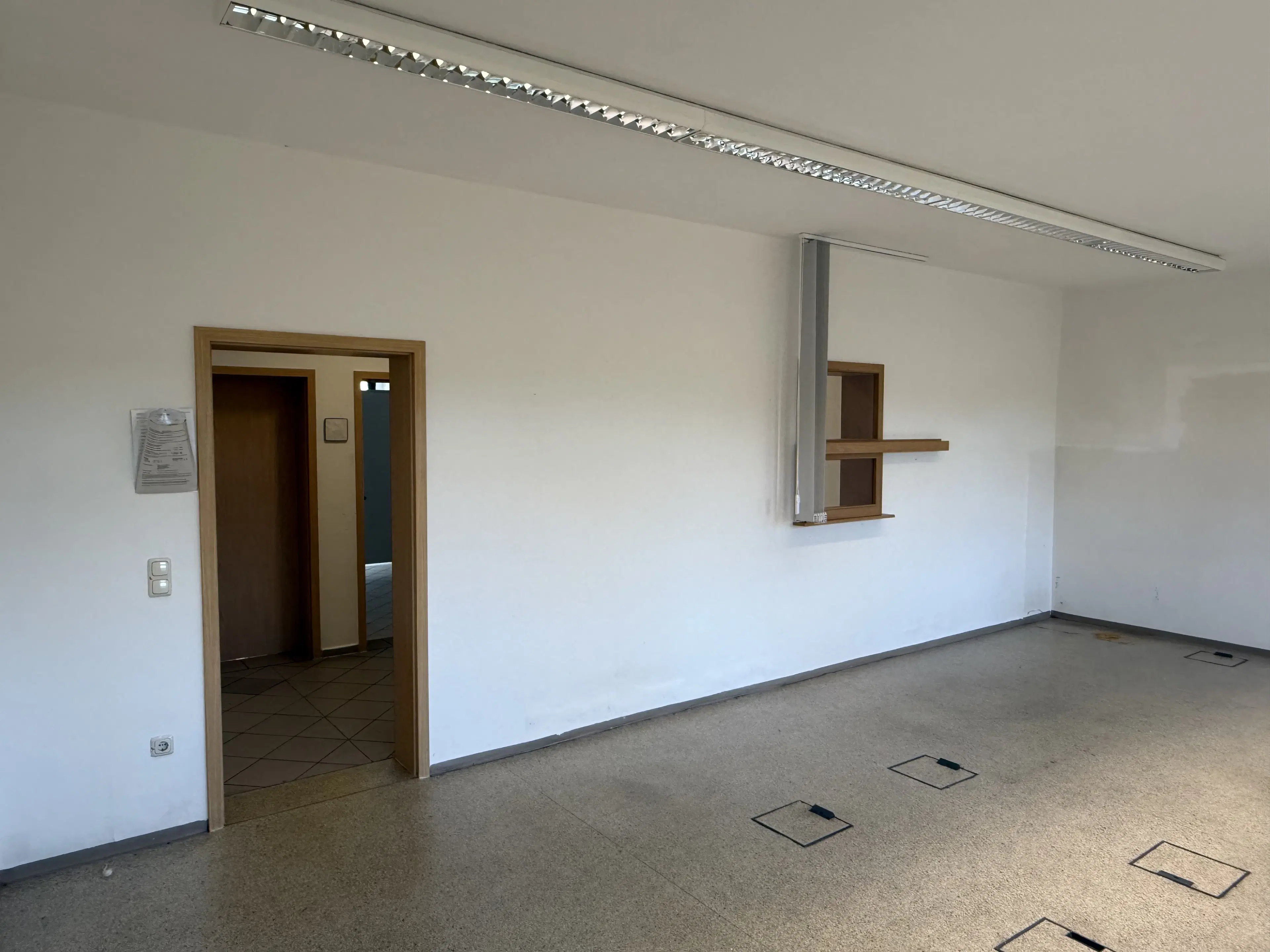 Magazijncomplex op perceel van 2962 m² in Hirschfeld - Duitsland