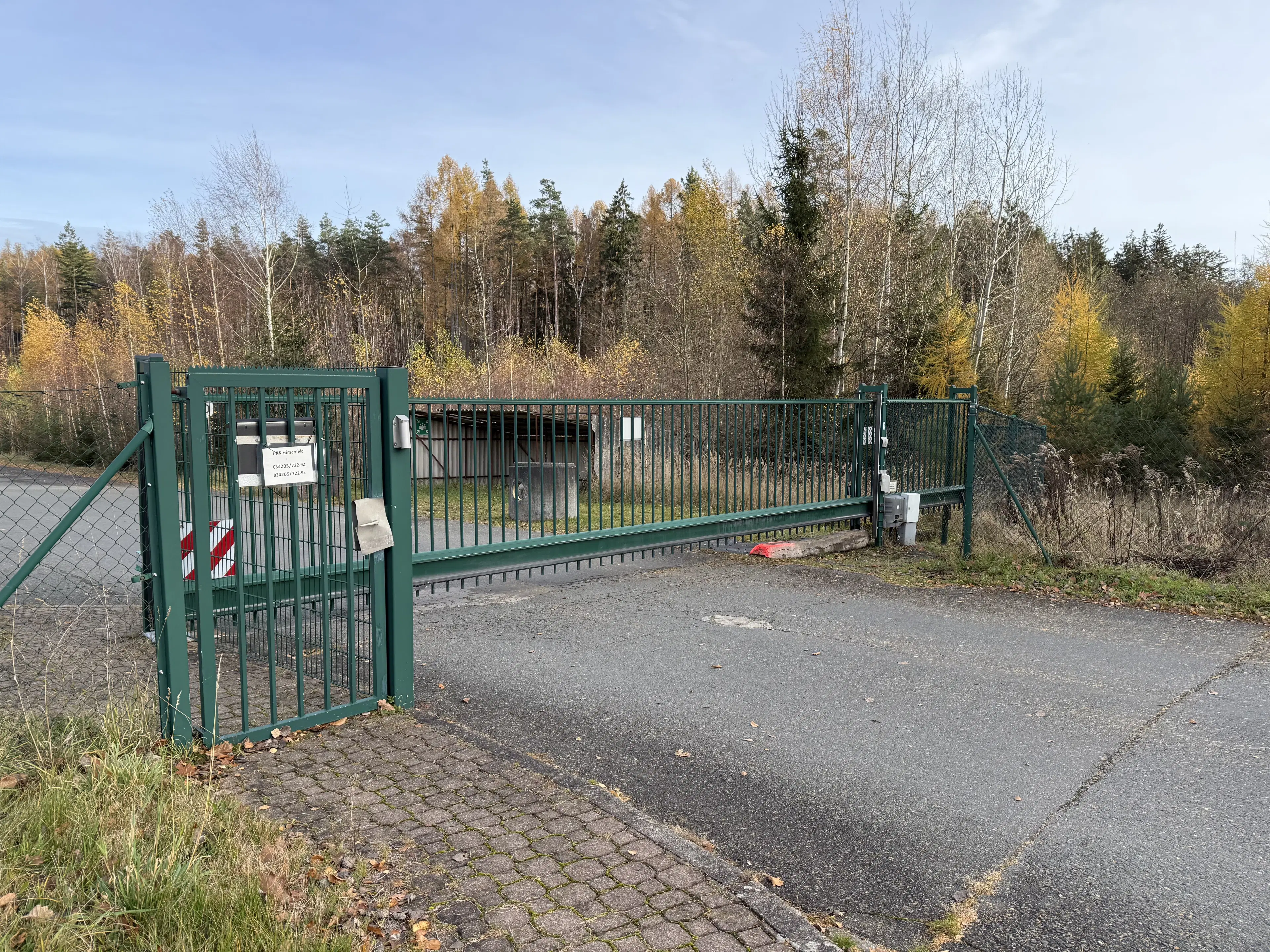 Magazijncomplex op perceel van 2962 m² in Hirschfeld - Duitsland