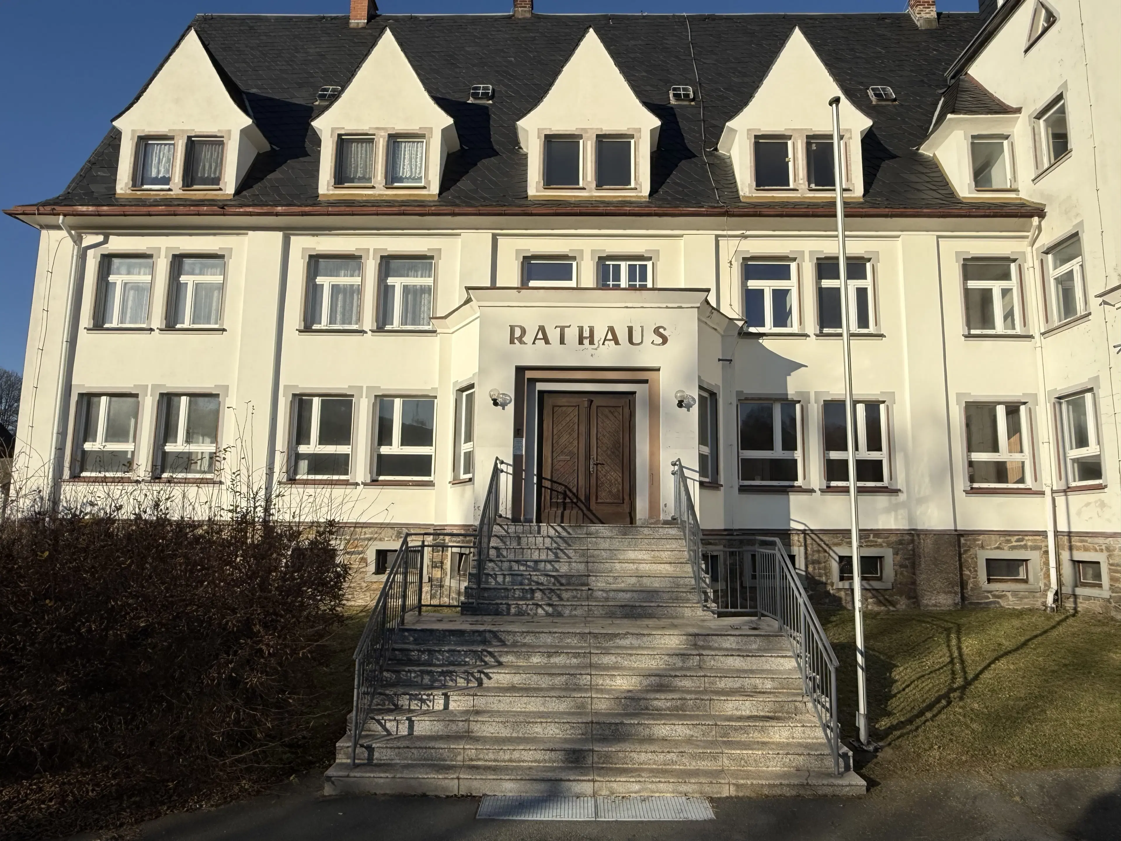 2 Karakteristieke wooncomplexen met totaal 19 eenheden op perceel van 3810 m² in Borstendorf, Duitsland