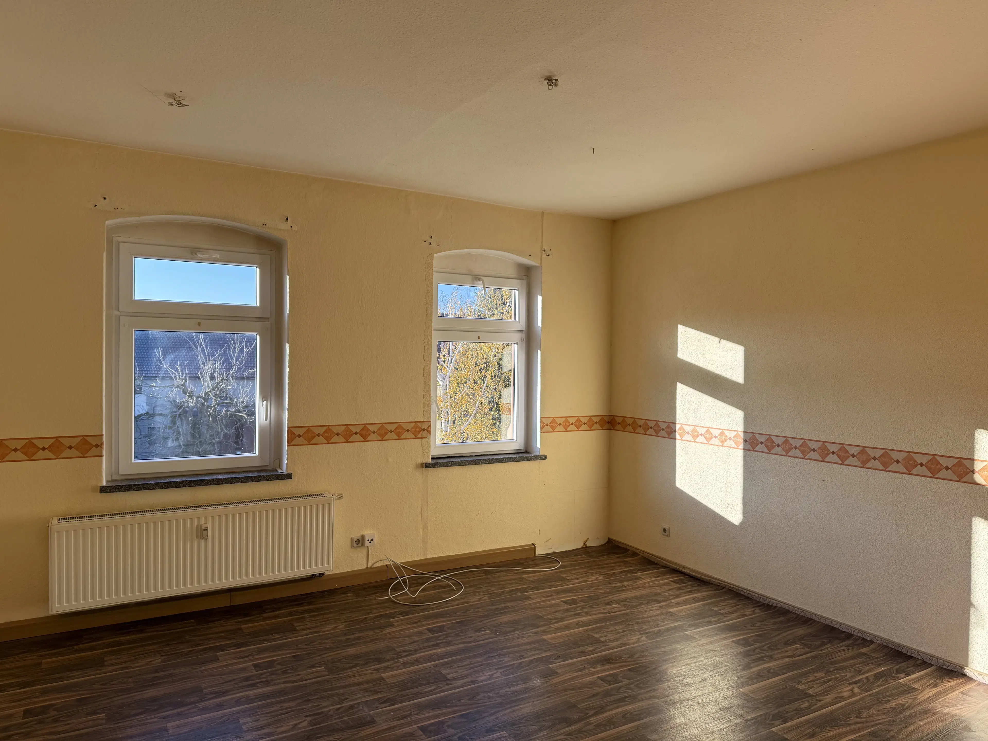 2 Karakteristieke wooncomplexen met totaal 19 eenheden op perceel van 3810 m² in Borstendorf, Duitsland