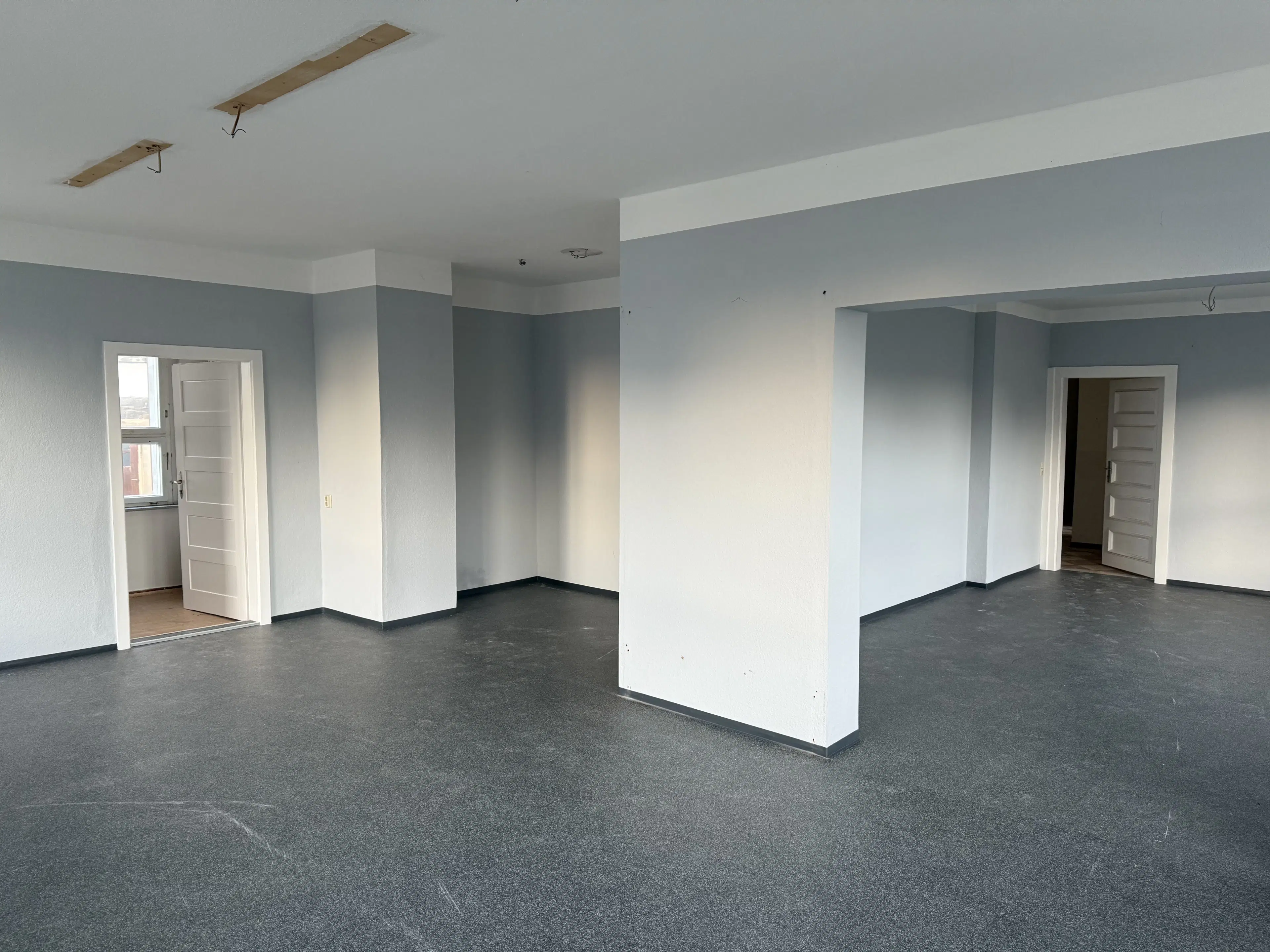 2 Karakteristieke wooncomplexen met totaal 19 eenheden op perceel van 3810 m² in Borstendorf, Duitsland