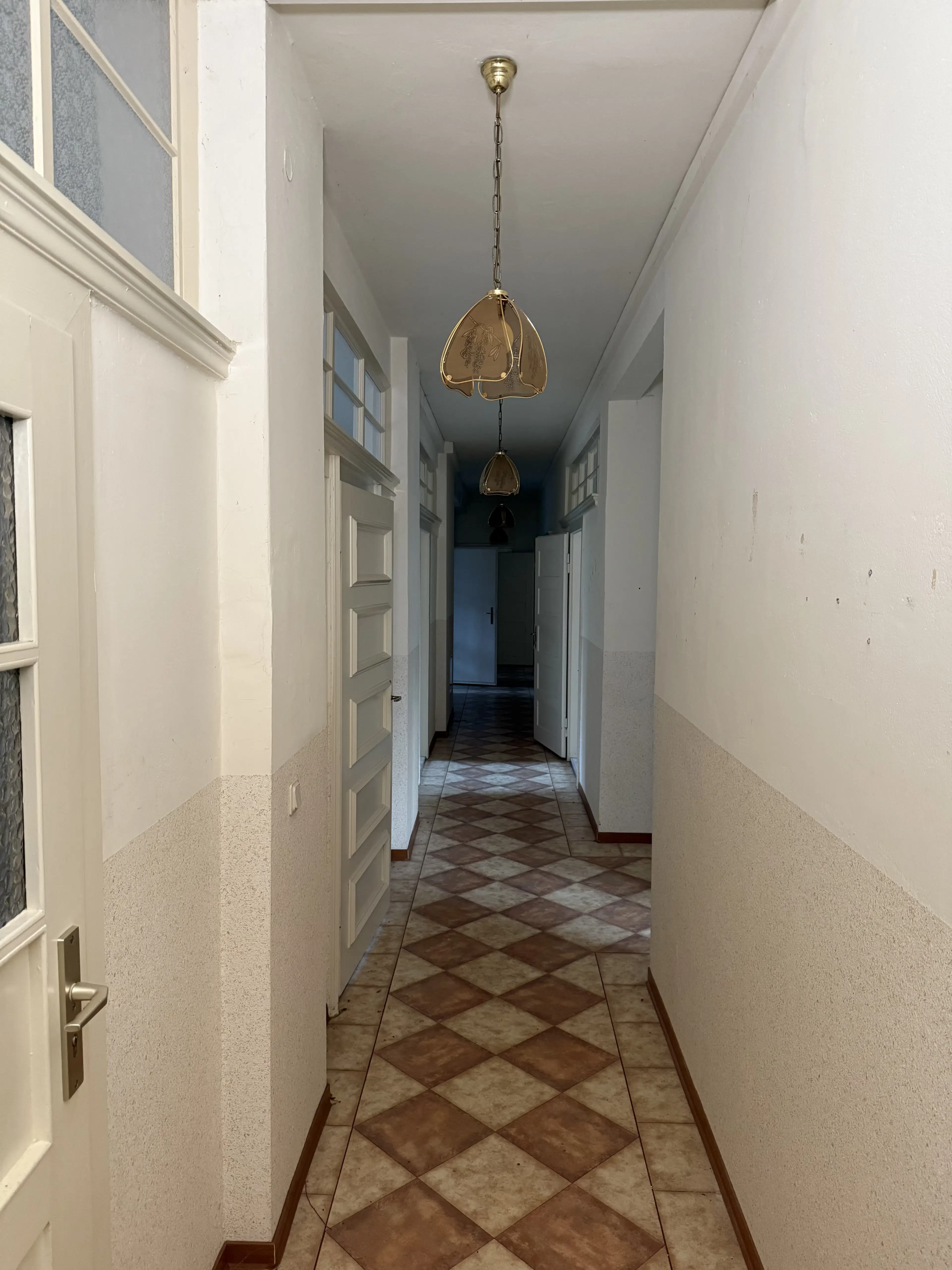 2 Karakteristieke wooncomplexen met totaal 19 eenheden op perceel van 3810 m² in Borstendorf, Duitsland