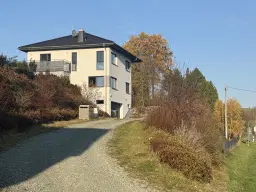 2 Karakteristieke wooncomplexen met totaal 19 eenheden op perceel van 3810 m² in Borstendorf, Duitsland