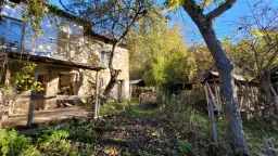 Huis met een perceel van 3.995 m² en extra gebouwen in Kosta Perchevo - Bulgarije