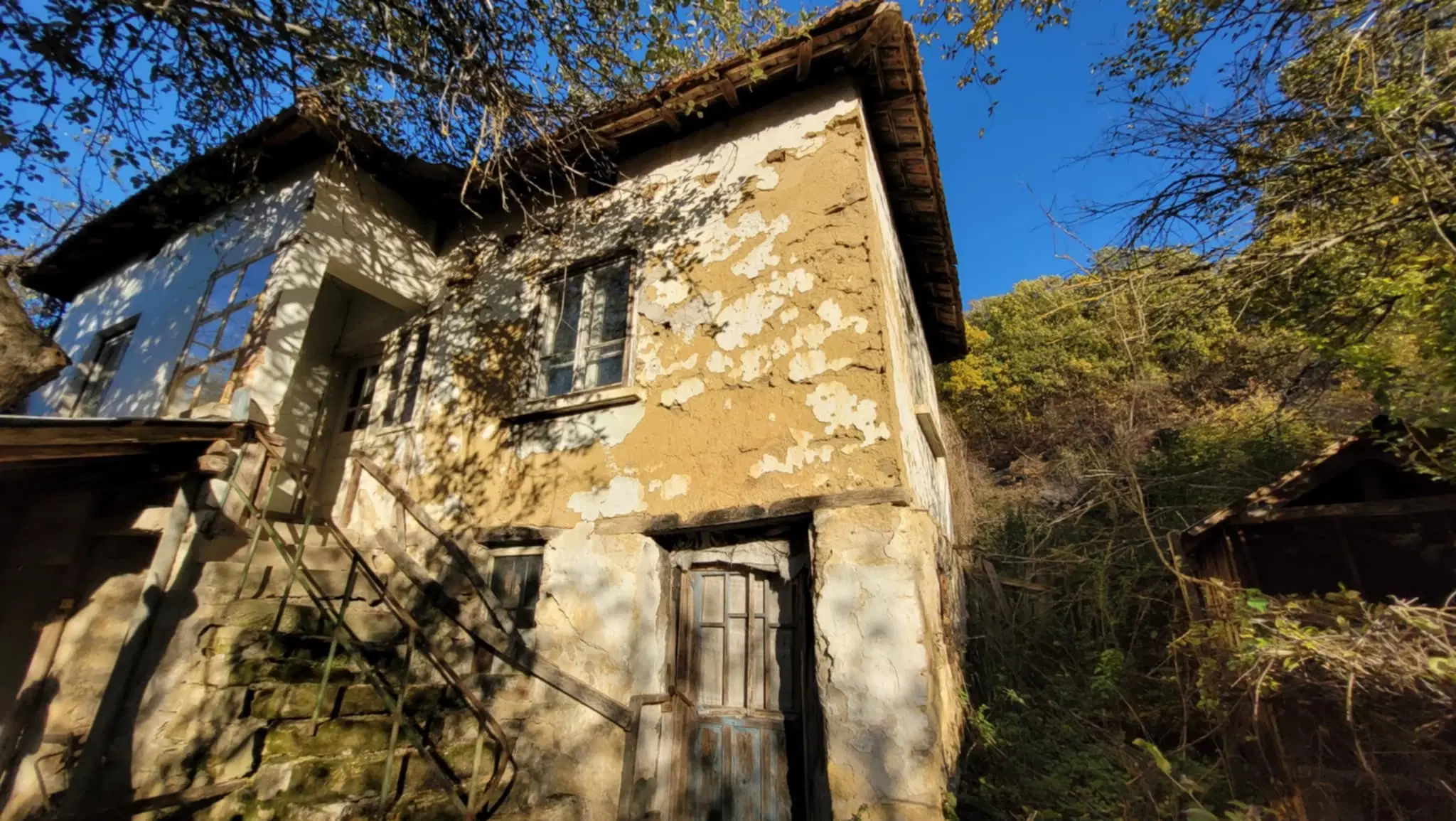 Huis met een perceel van 3.995 m² en extra gebouwen in Kosta Perchevo - Bulgarije