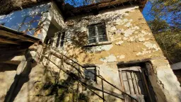 Huis met een perceel van 3.995 m² en extra gebouwen in Kosta Perchevo - Bulgarije