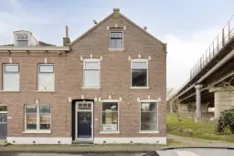 INSCHRIJVING | Rotterdam, Bovenstraat 127, 129 A/B en 131