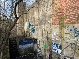 115 m² eigendomsperceel, gedeeltelijke bunker in Staßfurt - Duitsland