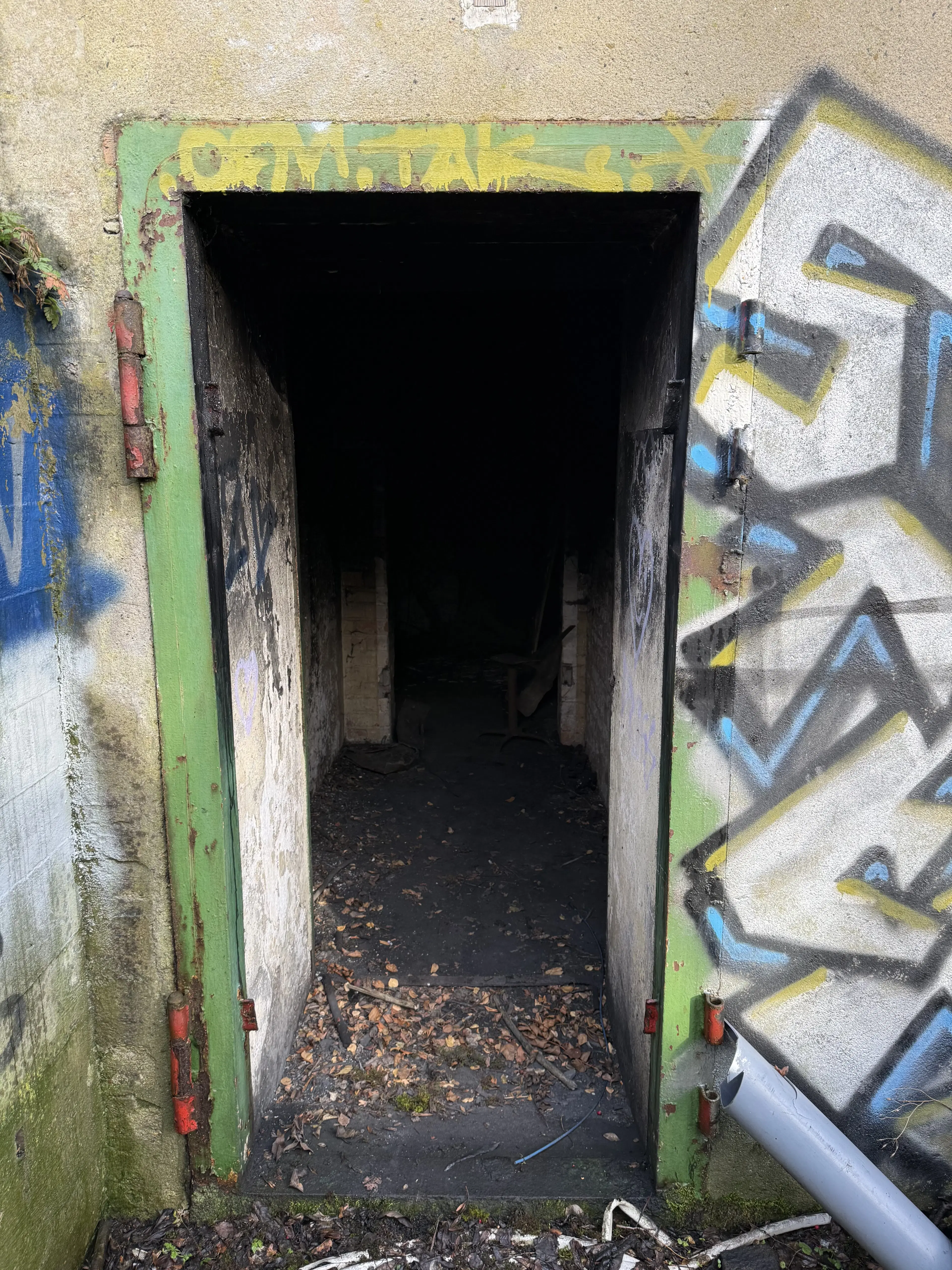 115 m² eigendomsperceel, gedeeltelijke bunker in Staßfurt - Duitsland