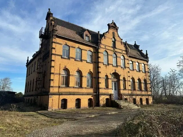 Villa Salzbergwerk op ca. 2.860 m² perceel Staßfurt, Maagdenburg - Duitsland