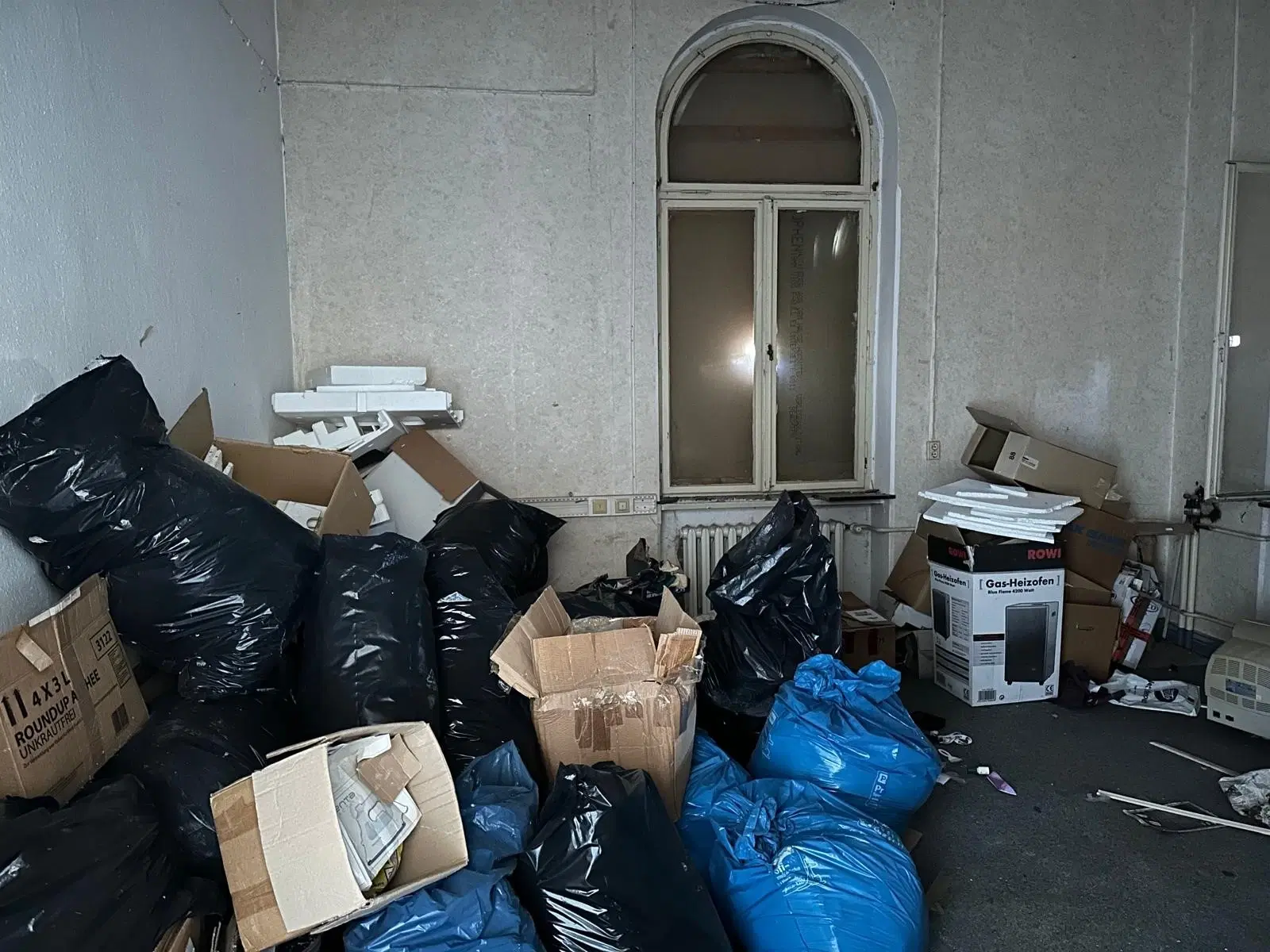 Villa Salzbergwerk op ca. 2.860 m² perceel Staßfurt, Maagdenburg - Duitsland