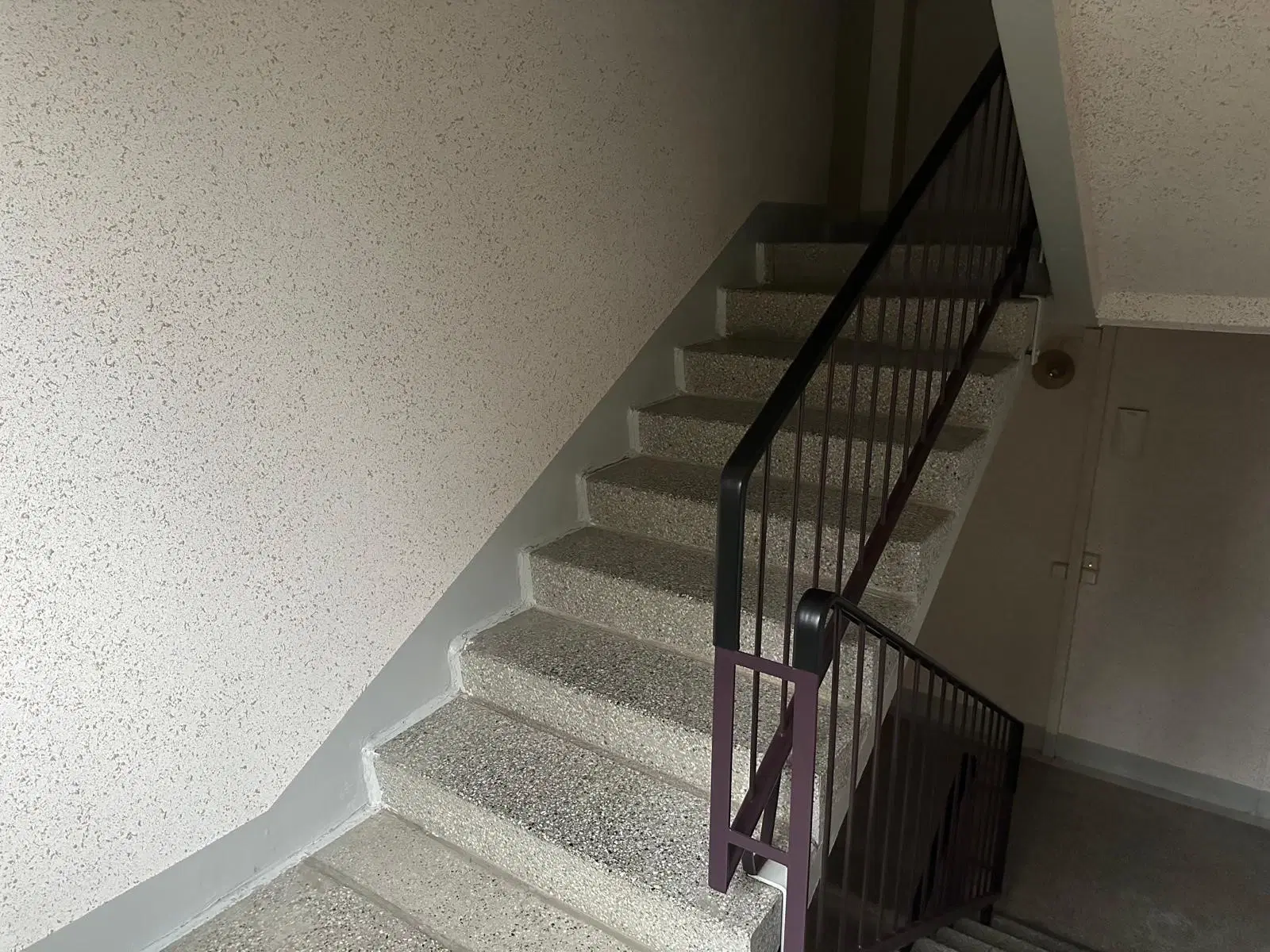 32 appartementen in Markneukirchen - Duitsland, bouwjaar 1988, 16 verhuurd (huursom € 89.750,=)