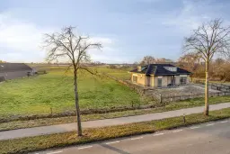 Zundert, Achtmaalseweg 119 A en 126 B