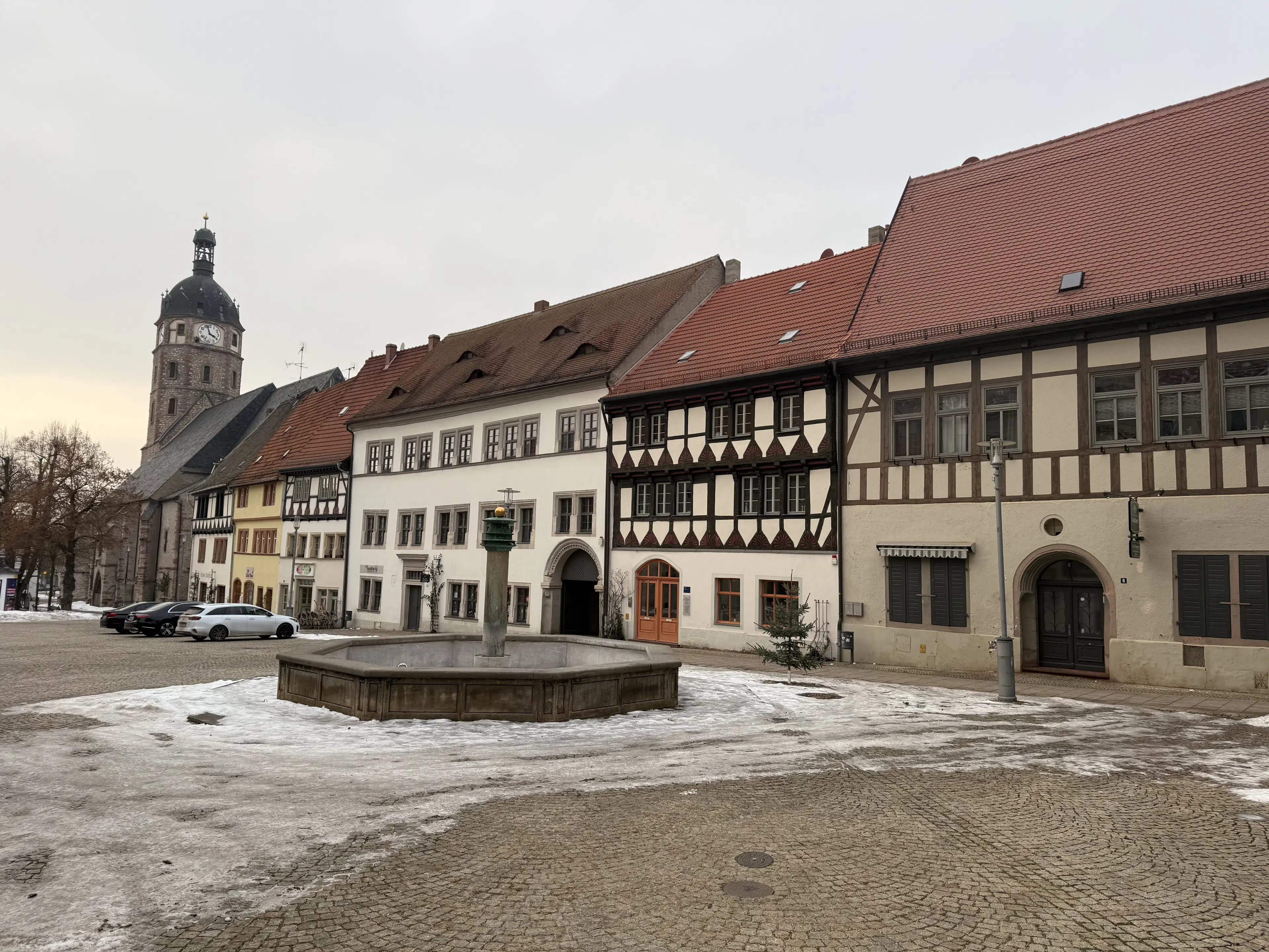 Ruim woon- en werkhuis op perceel van 690 m² in Ritteburg, Halle, Leipzig - Duitsland