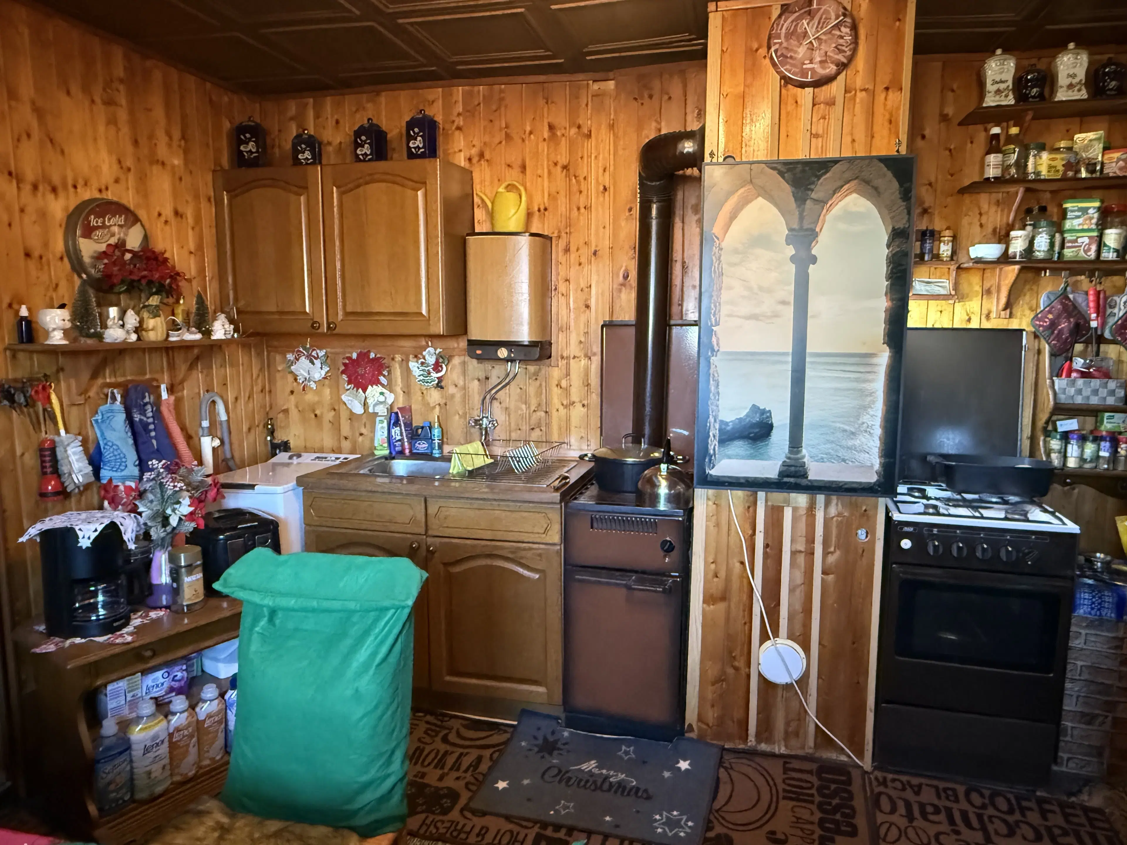 Appartementengebouw (3 van de 5 verhuurd, huursom € 9.900,=) in centrum Gerbstedt, Halle - Duitsland