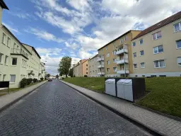 Appartementengebouw (3 van de 5 verhuurd, huursom € 9.900,=) in centrum Gerbstedt, Halle - Duitsland