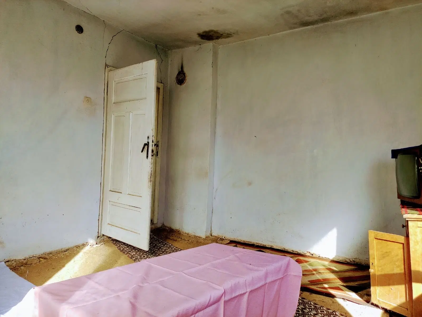 Tweelaags huis met een perceel van 1.100 m² en landbouwgrond van 6.494 m² in Rakovitsa - Bulgarije