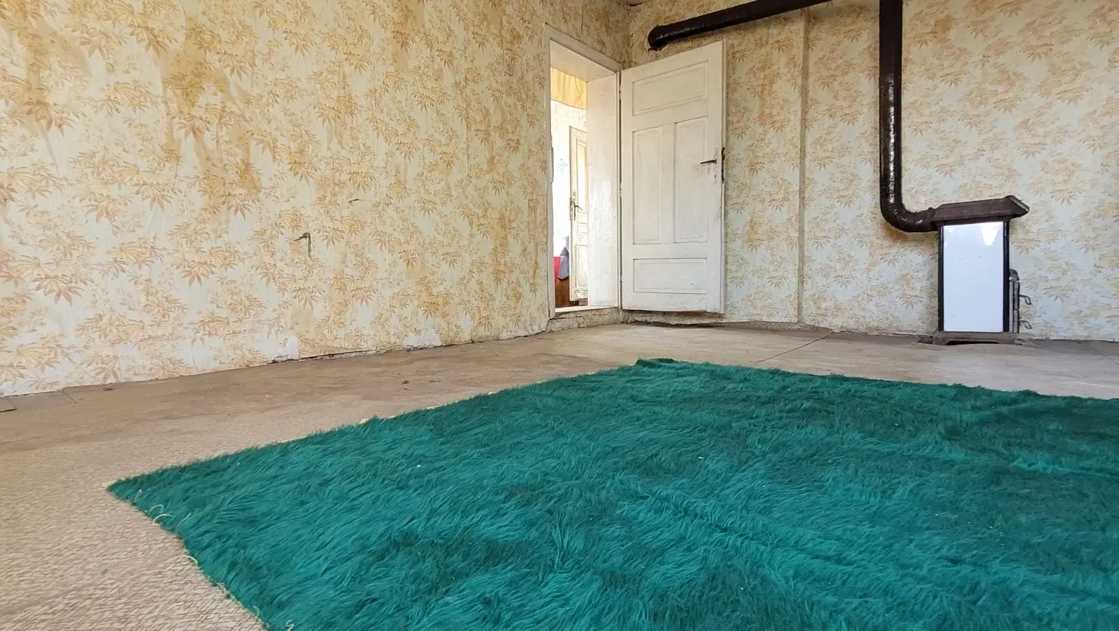 Tweelaags huis met een perceel van 1.100 m² en landbouwgrond van 6.494 m² in Rakovitsa - Bulgarije