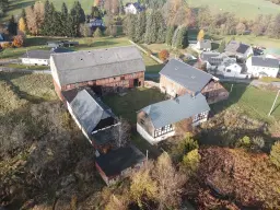 Idyllisch 4-zijdig landgoed op perceel van 3.451 m² in Heinsdorfergrund - Duitsland