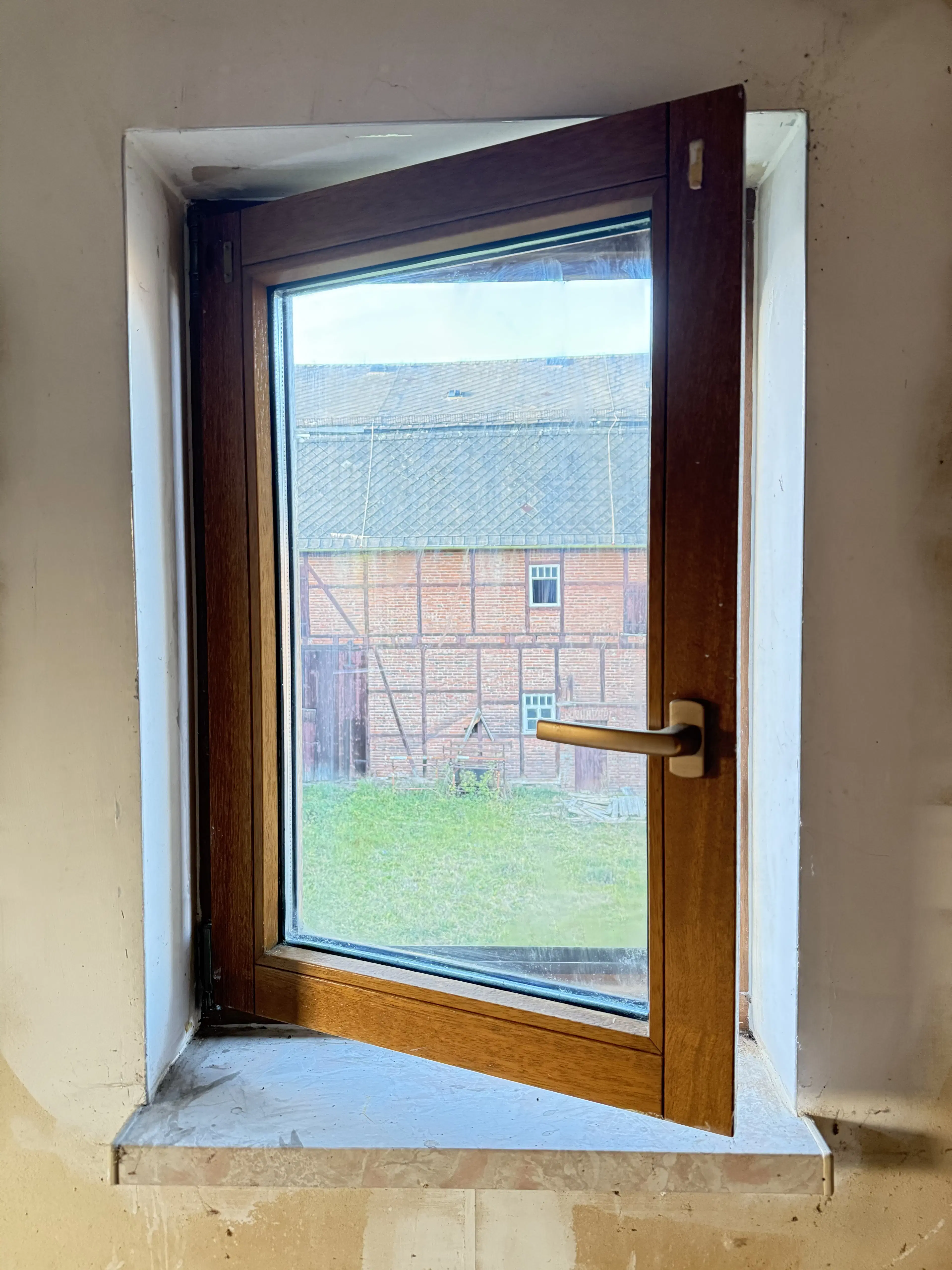 Idyllisch 4-zijdig landgoed op perceel van 3.451 m² in Heinsdorfergrund - Duitsland