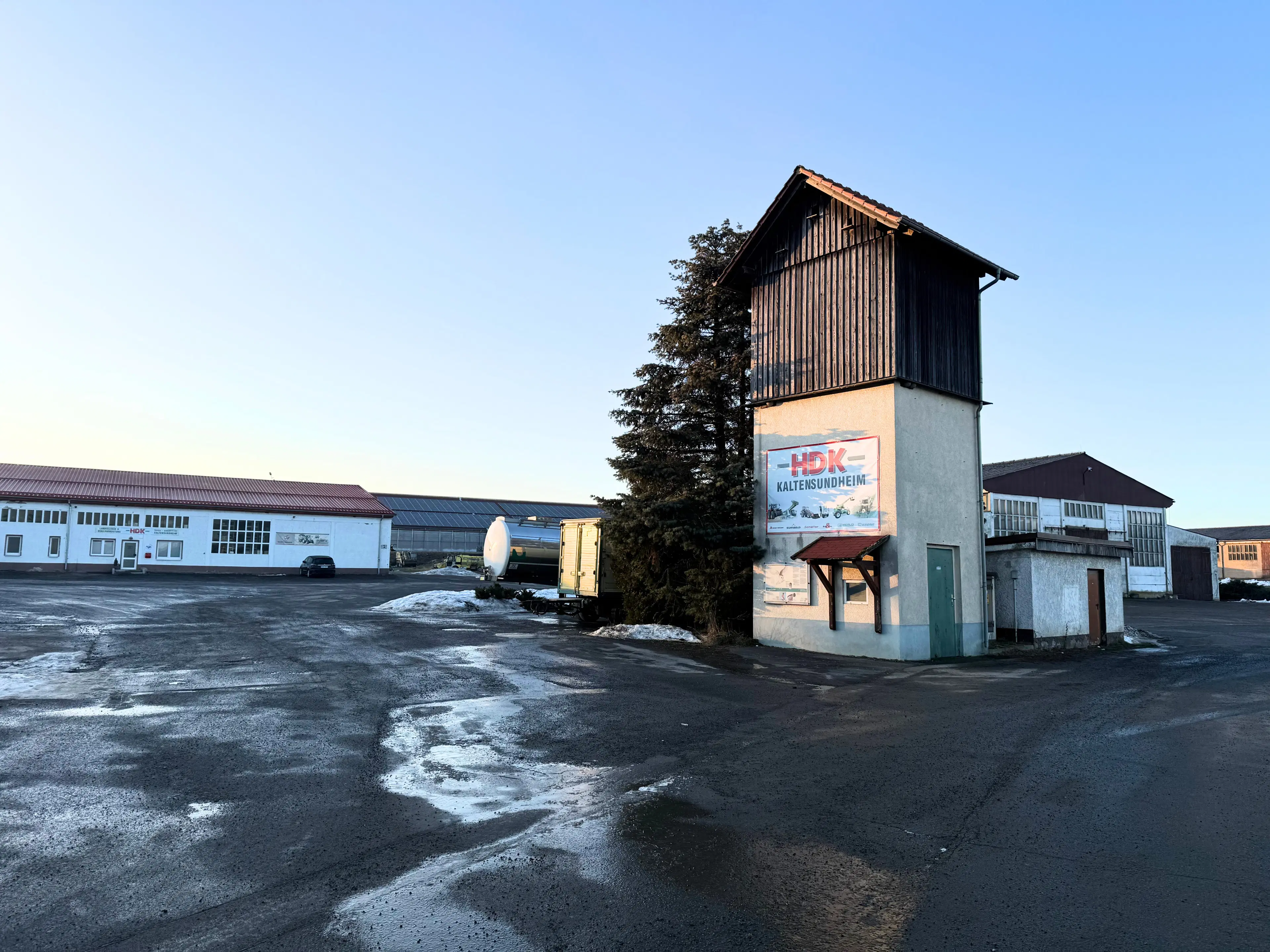 Agrarisch terrein met voormalige melkstal op perceel van 1.878m² bij Meiningen, Kassel, Duitsland