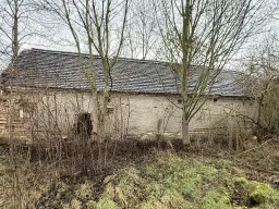 Karakteristieke toren en bebouwing op perceel van 1.377 m² nabij Klobikau, Halle - Duitsland