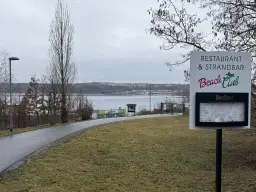 Karakteristieke toren en bebouwing op perceel van 1.377 m² nabij Klobikau, Halle - Duitsland