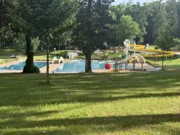 Horeca-object met zaal en kamers op 546 m² perceel in Bertsdorf-Hörnitz - Duitsland