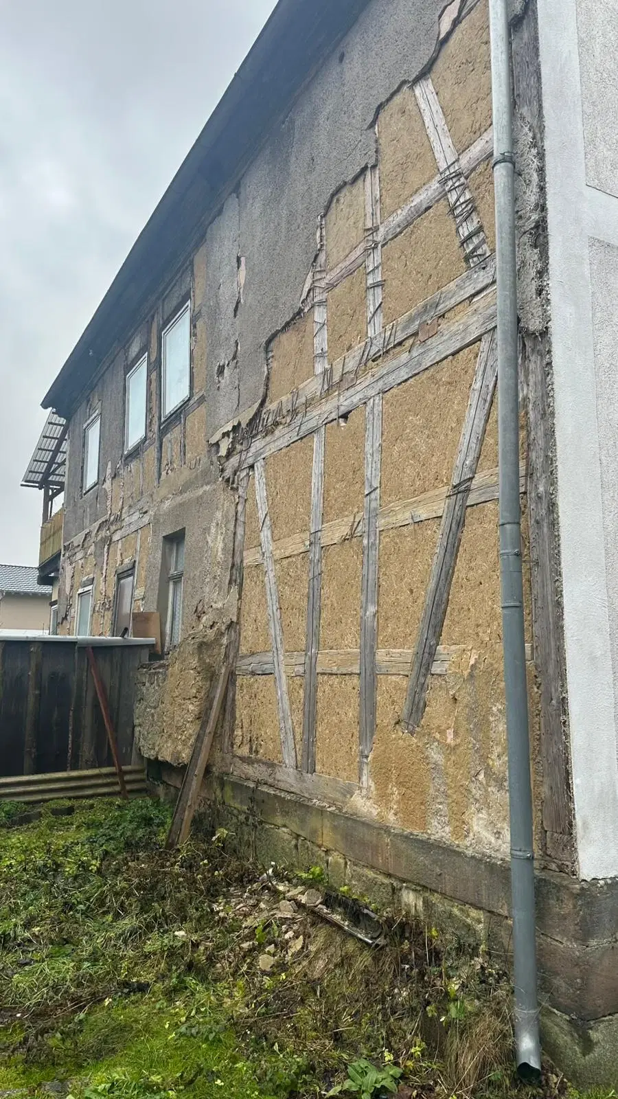 Meergezinswoning met groot ontwikkelingspotentieel in Schleusingen, Hinternah, Thüringen - Duitsland